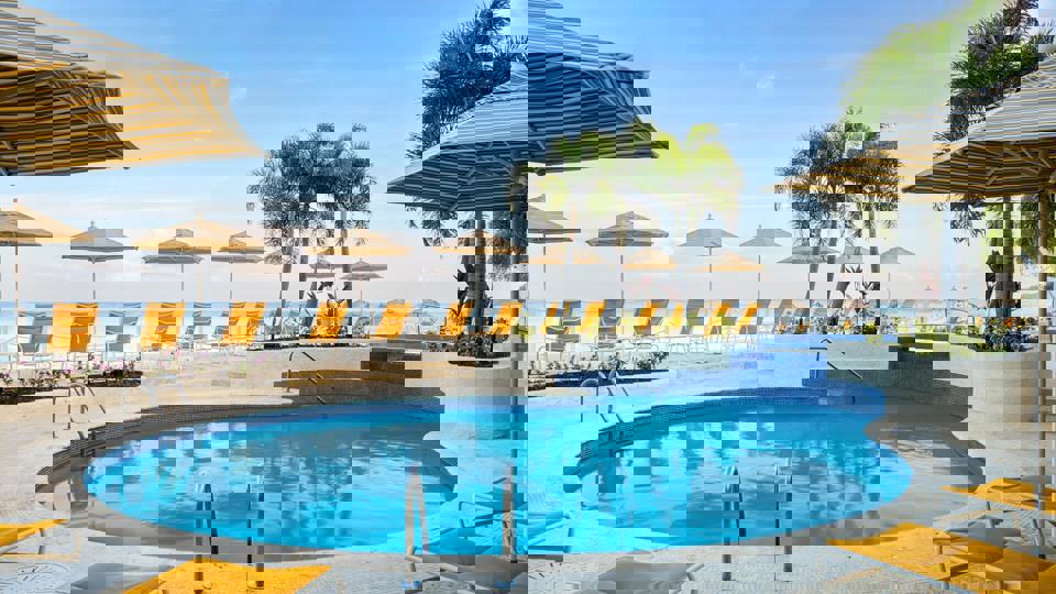 Featured 07