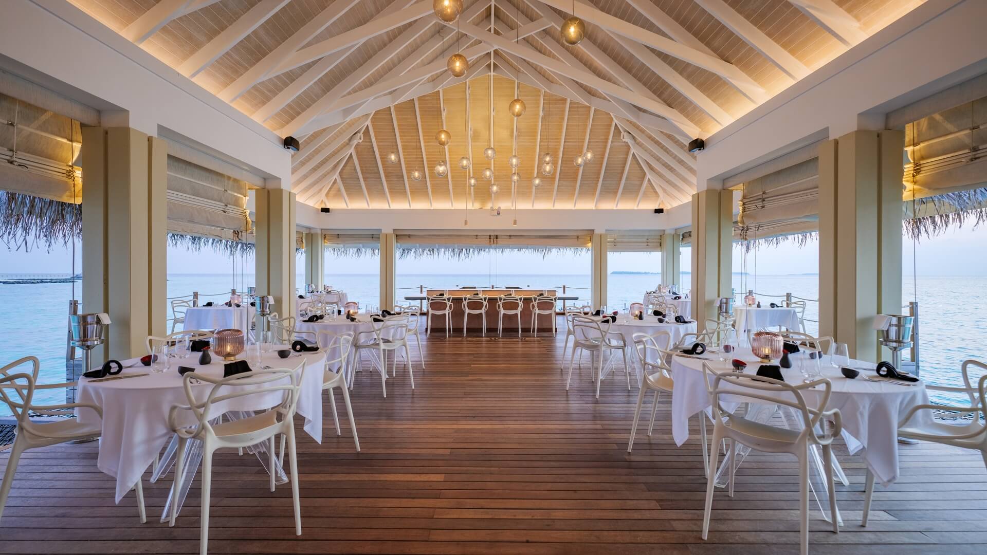 Dining at Baglioni Maldives