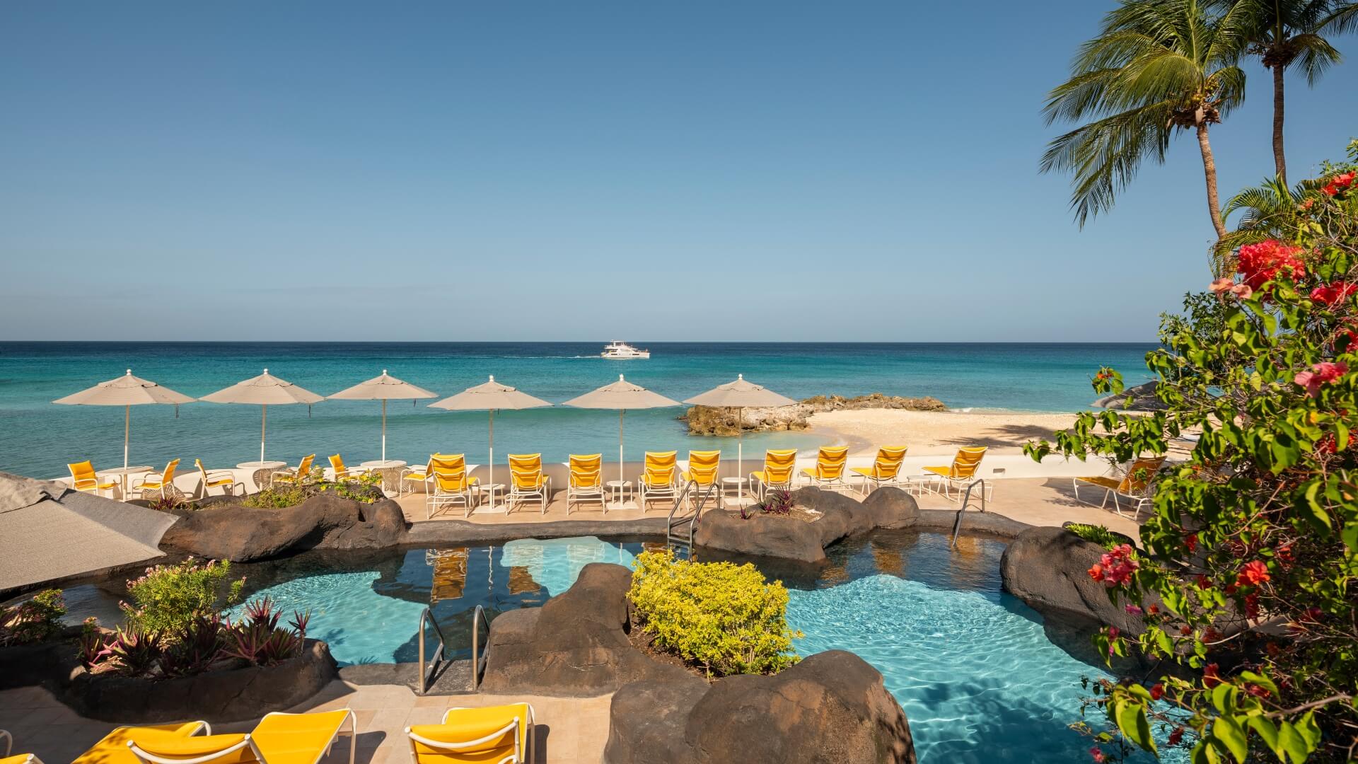 Pool & beach at Crystal Cove